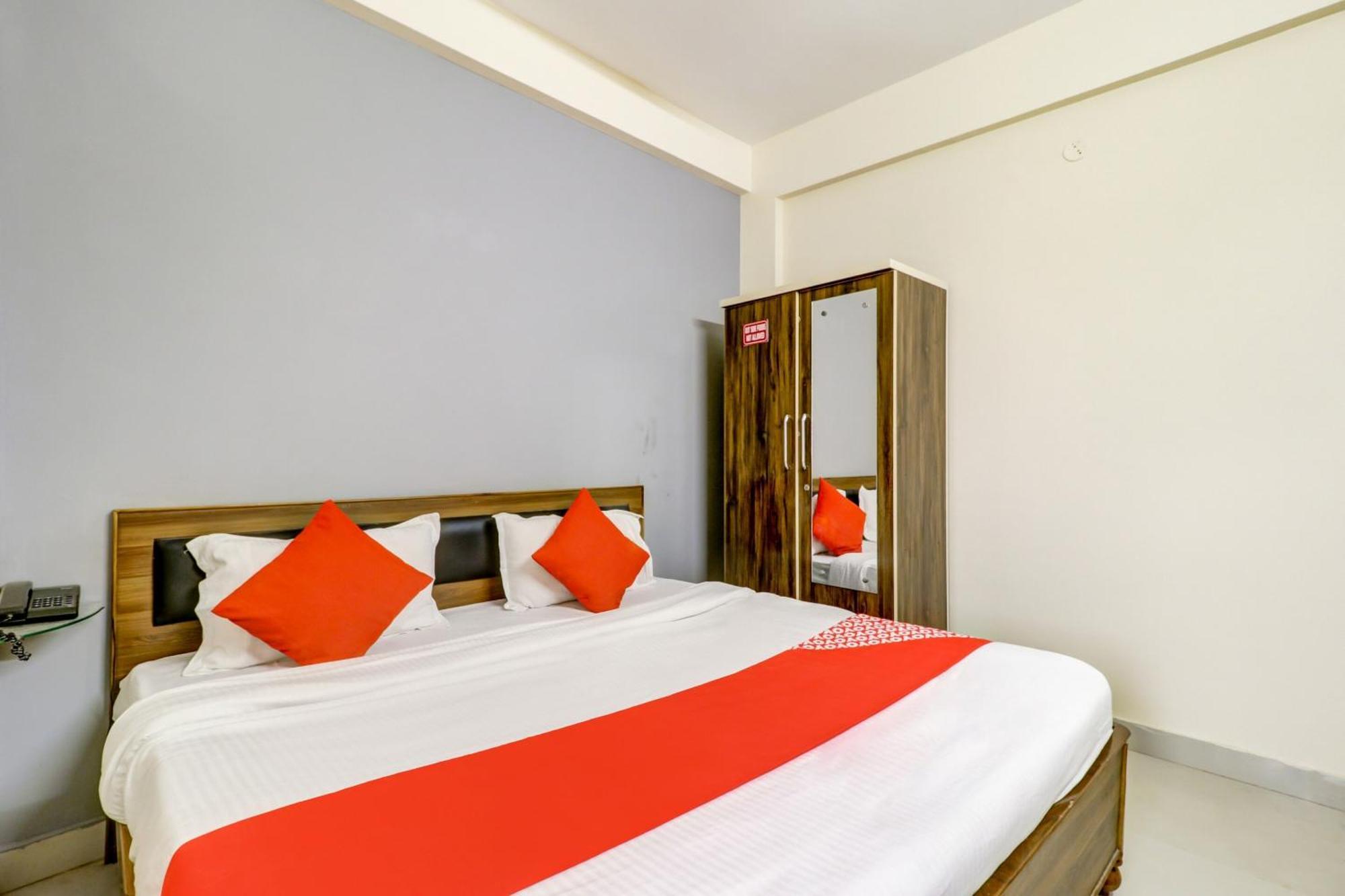 Hotel O The Crown Inn Nagpur Bagian luar foto