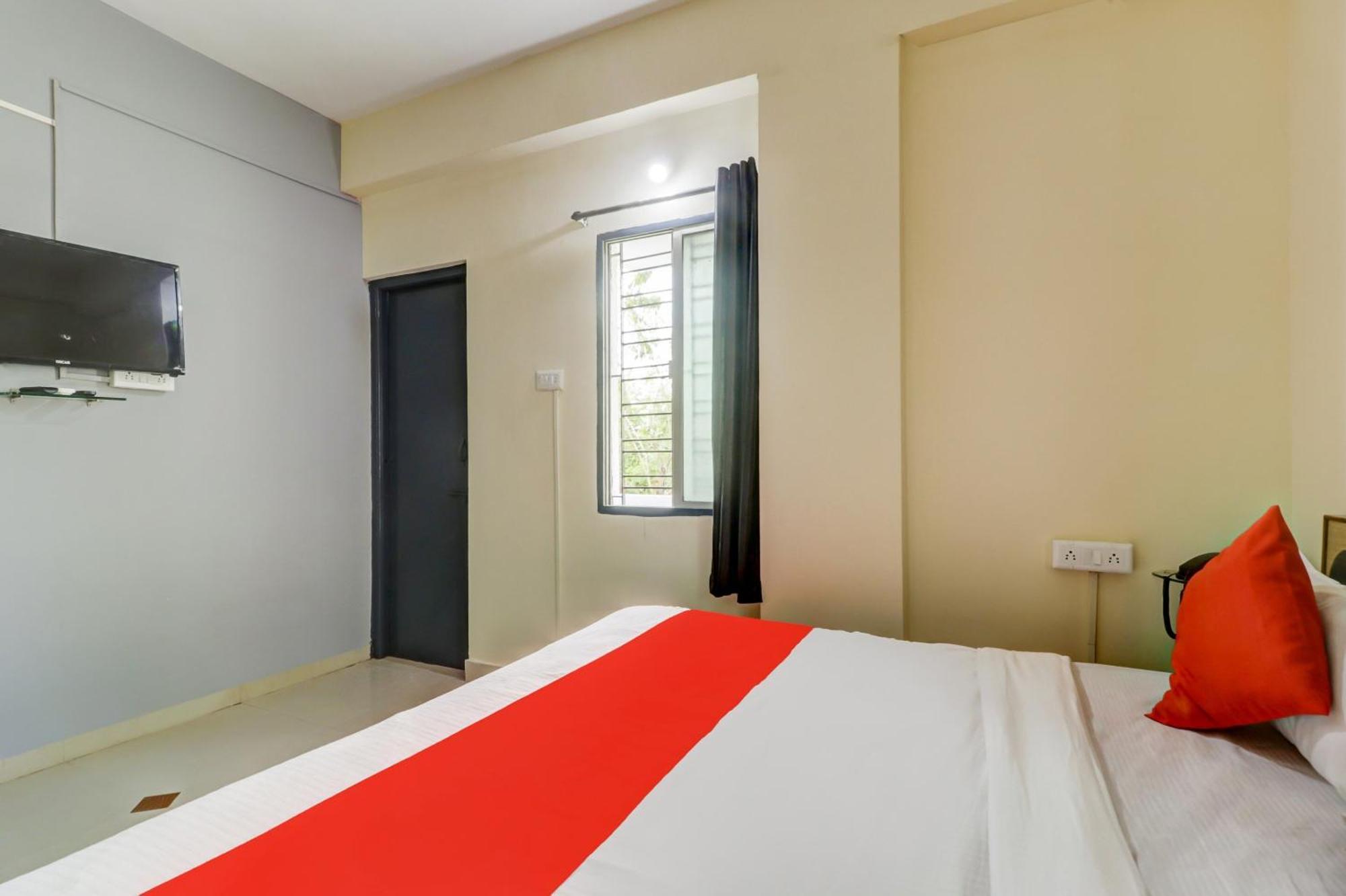 Hotel O The Crown Inn Nagpur Bagian luar foto